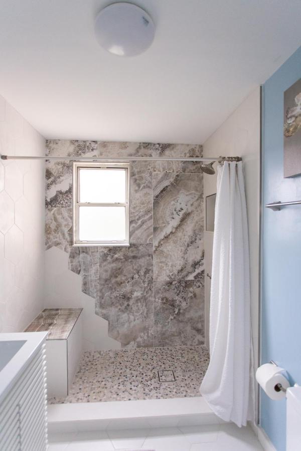 Central & Comfortable Home Walk To The Beach! Jacksonville Beach Exteriör bild