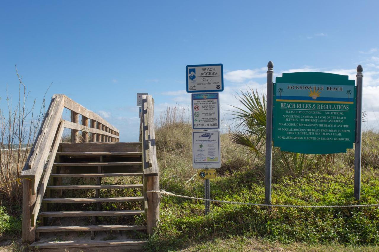 Central & Comfortable Home Walk To The Beach! Jacksonville Beach Exteriör bild